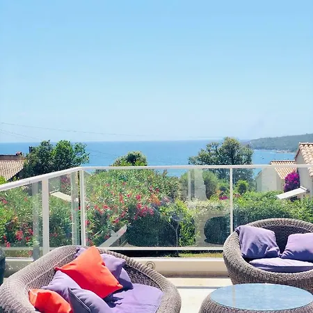 Villa Charmante 2 Chambres Avec Magnifique Vue Mer Et Piscine, Sagone, Corse *
