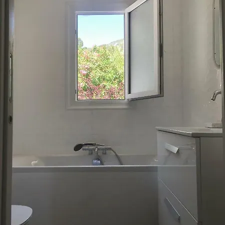 Villa Charmante 2 Chambres Avec Magnifique Vue Mer Et Piscine, Sagone, Corse